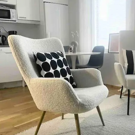 Beautiful In The Historical And Magnificent Kakola Hill Area, Free Garage Parking *