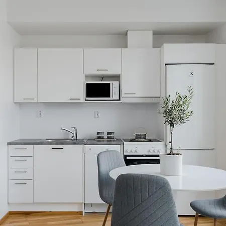 Apartment Beautiful In The Historical And Magnificent Kakola Hill Area, Free Garage Parking *